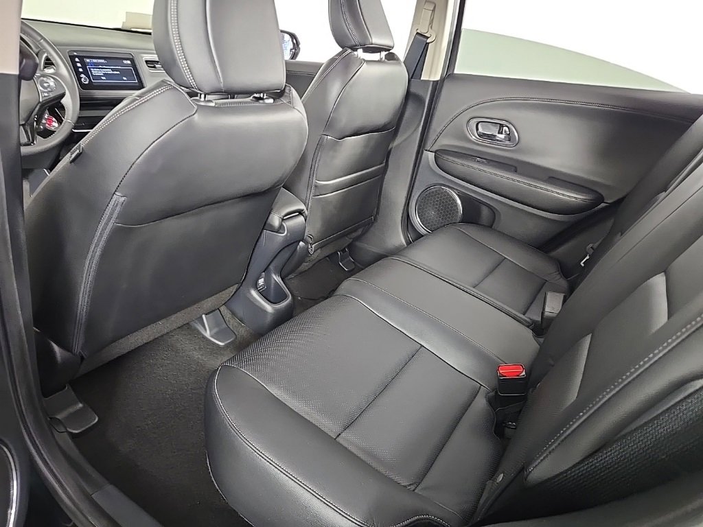 Used 2021 Honda HR-V Touring image 29