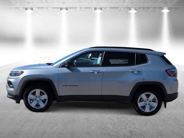 Used 2022 Jeep Compass Latitude w/ Convenience Group AWD/4WD image 5
