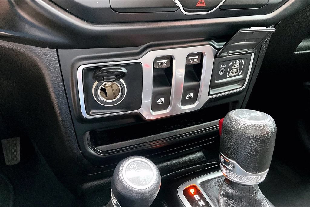 Used 2018 Jeep Wrangler Sport AWD/4WD image 16