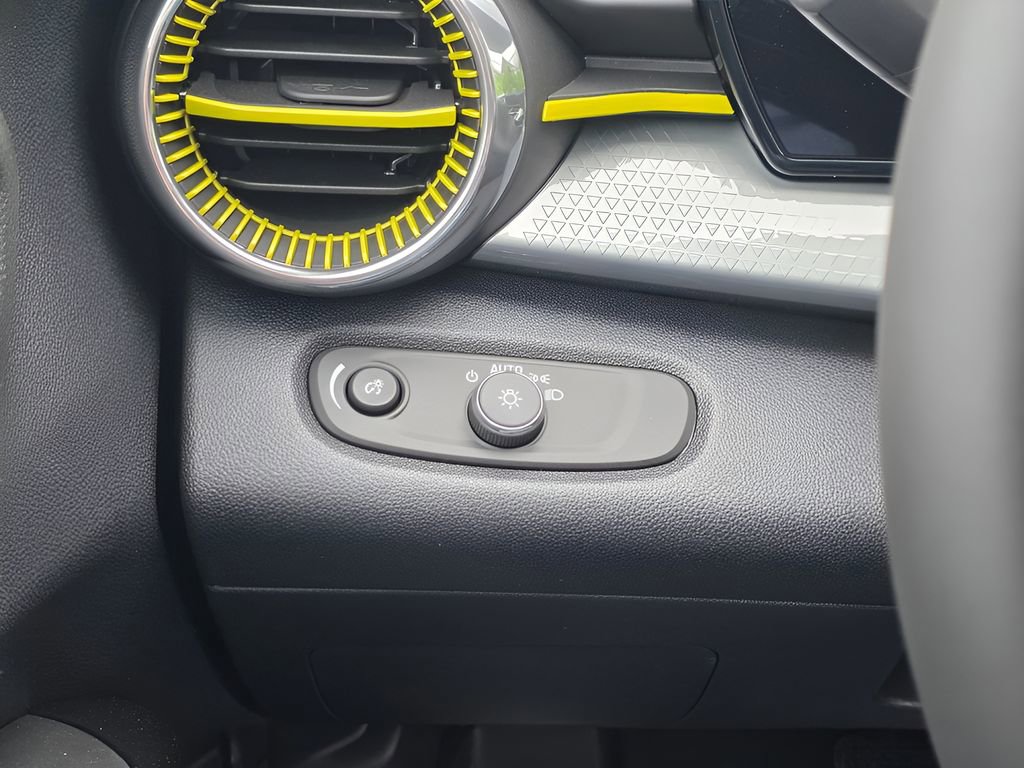 New 2026 Chevrolet Trax LT w/ Midnight Edition image 20