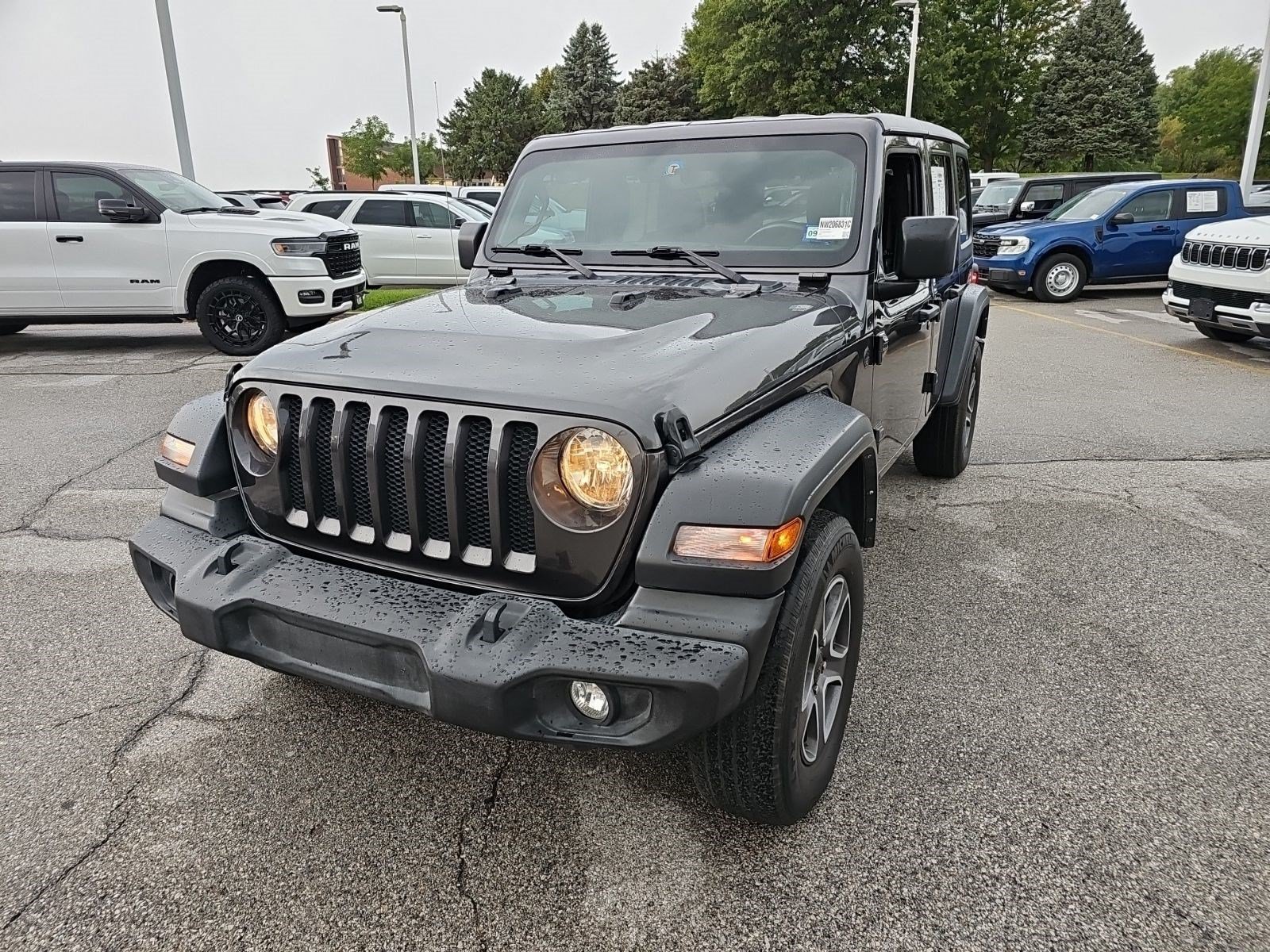 Used 2022 Jeep Wrangler Unlimited Sport AWD/4WD image 2