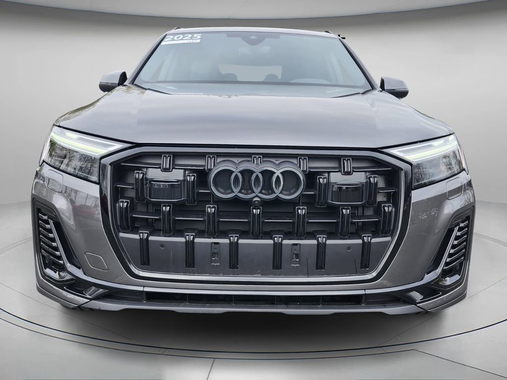 Certified 2025 Audi Q7 2.0T Premium w/ Convenience Plus Package image 4