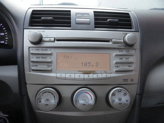 Used 2011 Toyota Camry image 11