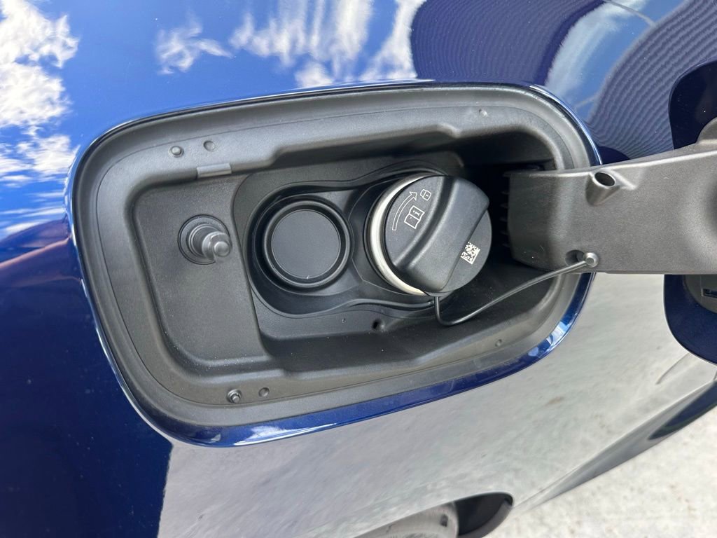 Used 2023 BMW M850i xDrive Coupe image 38