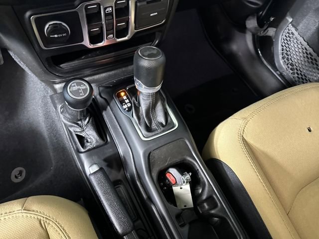 Used 2023 Jeep Wrangler Unlimited w/ Cold Weather Group AWD/4WD image 19
