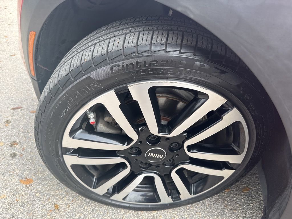 Used 2019 MINI Cooper S w/ Signature Upholstery Package image 4