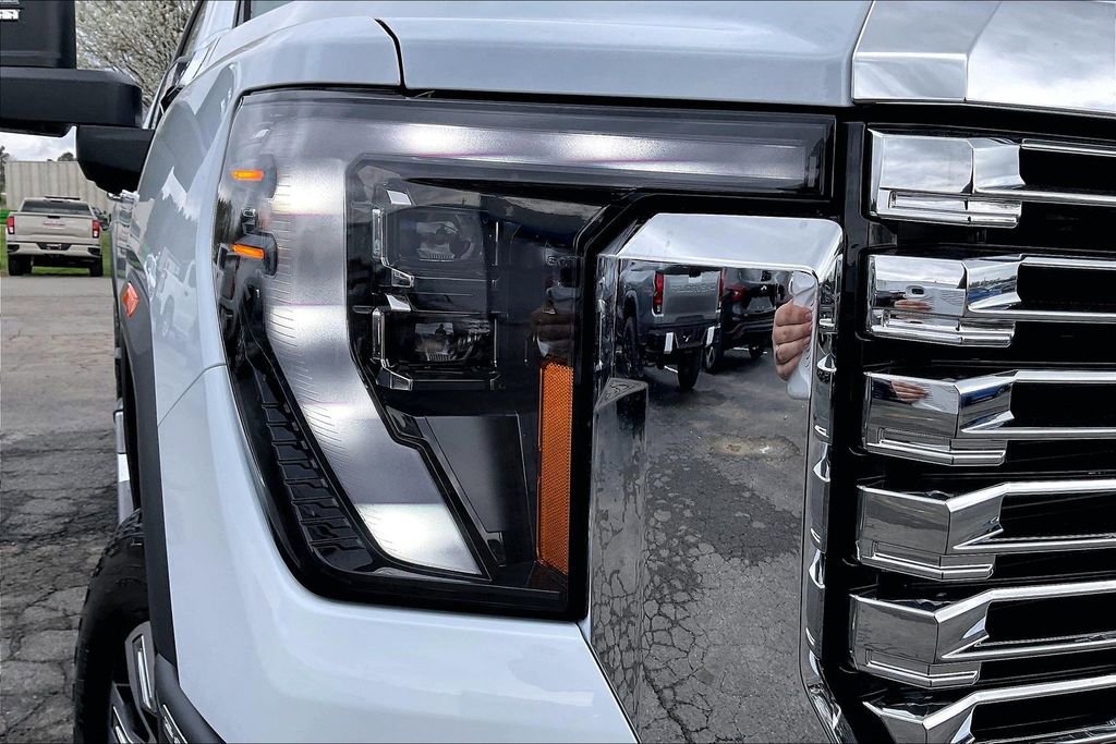 New 2026 GMC Sierra 2500 Denali w/ Denali Reserve Package AWD/4WD image 15