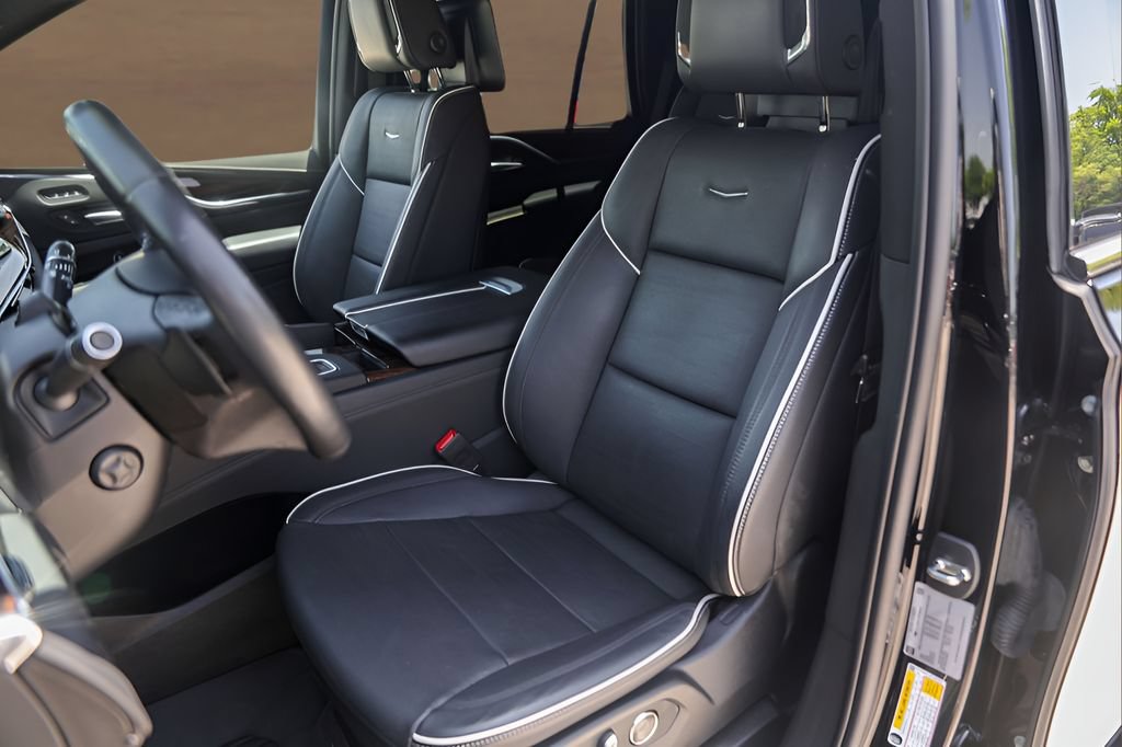 Certified 2023 Cadillac Escalade Premium Luxury w/ LPO, Radiant Package AWD/4WD image 7
