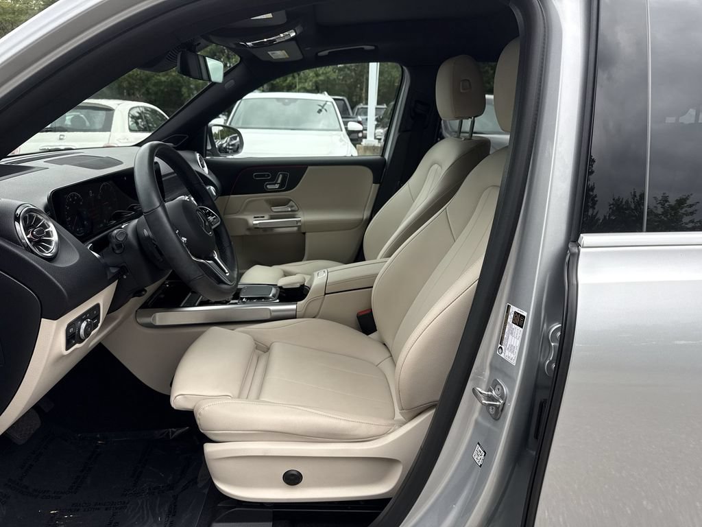 Used 2023 Mercedes-Benz EQB 300 4MATIC w/ Pinnacle Package image 13