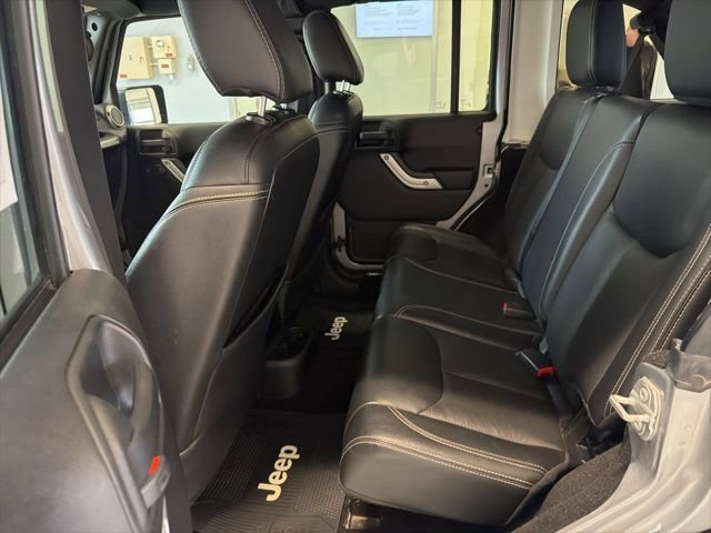 Used 2017 Jeep Wrangler Unlimited Rubicon w/ Connectivity Group image 11