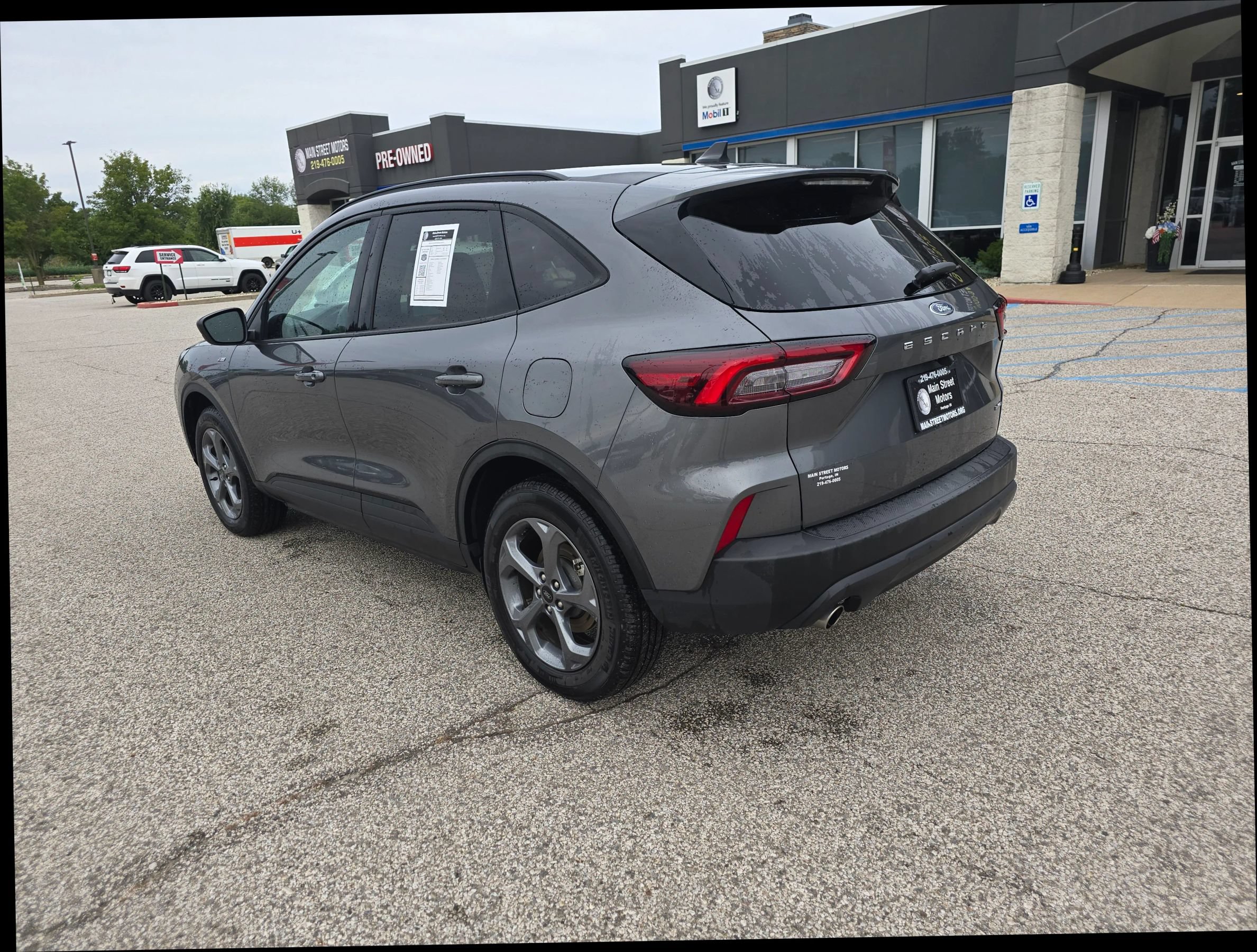 Used 2025 Ford Escape ST-Line AWD/4WD image 2