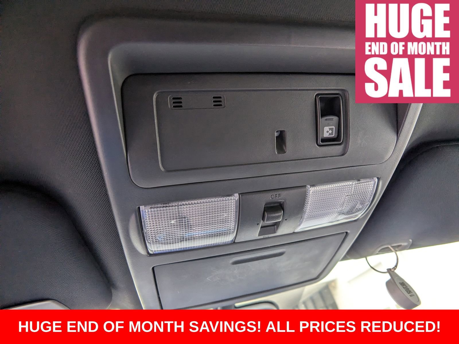 Used 2018 Nissan Titan SV w/ SV Convenience Package image 25