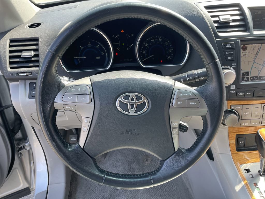 Used 2010 Toyota Highlander Limited AWD/4WD image 16