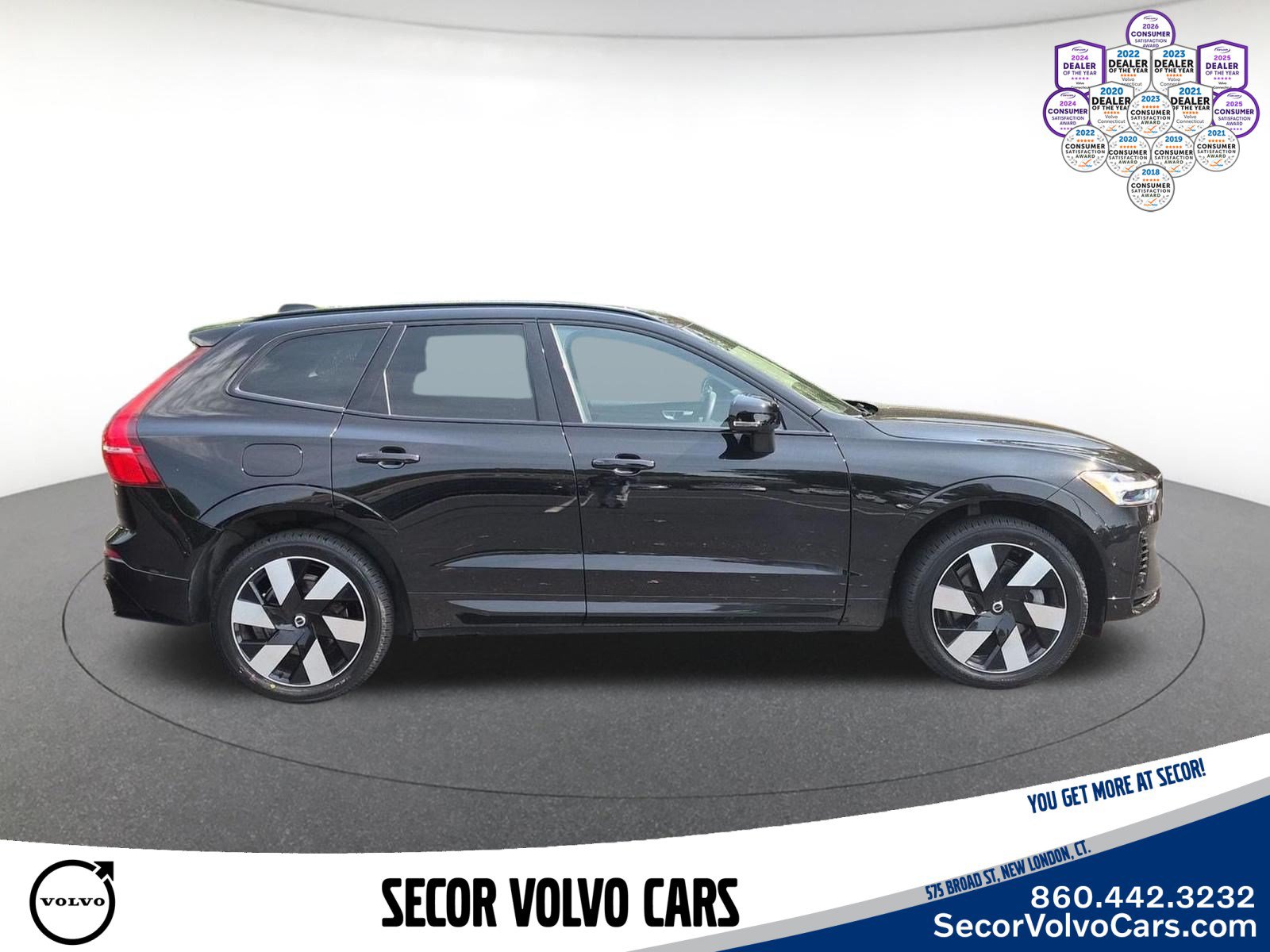Certified 2024 Volvo XC60 T8 Plus w/ Protection Package Premier AWD/4WD image 5