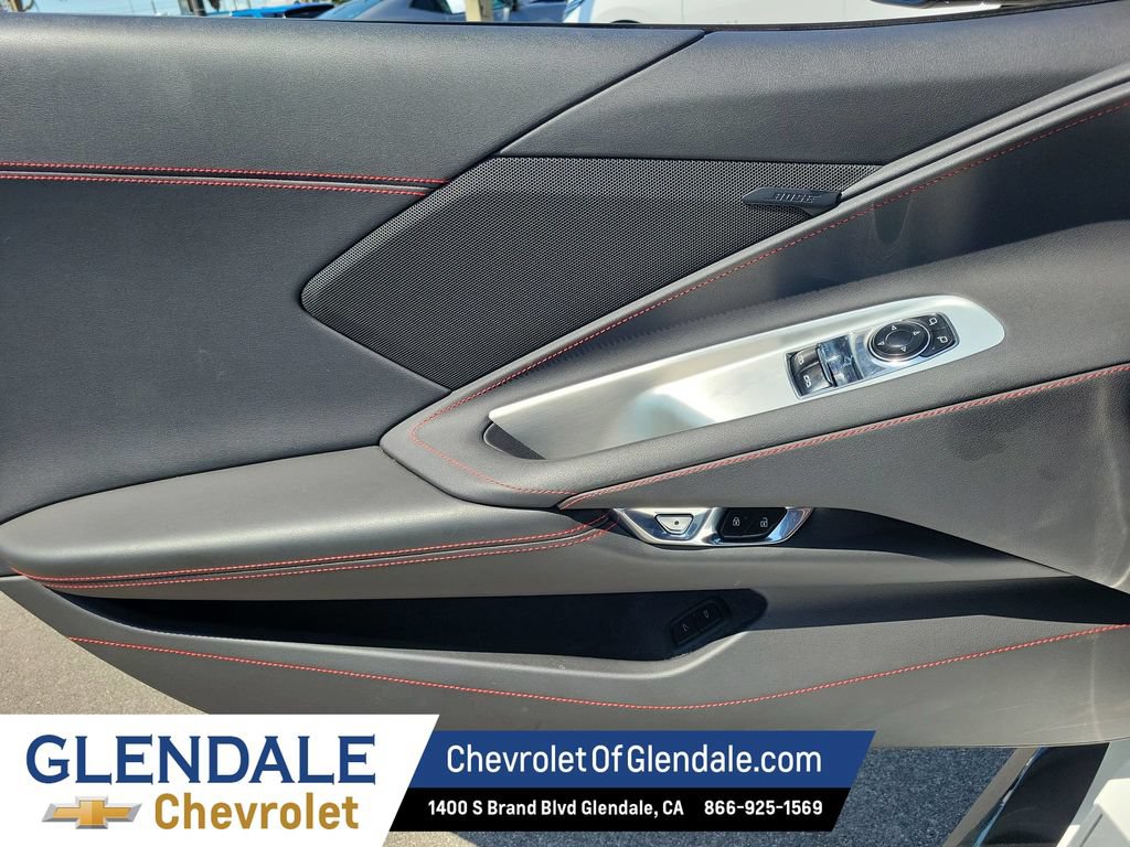 Used 2025 Chevrolet Corvette Z06 RWD image 33