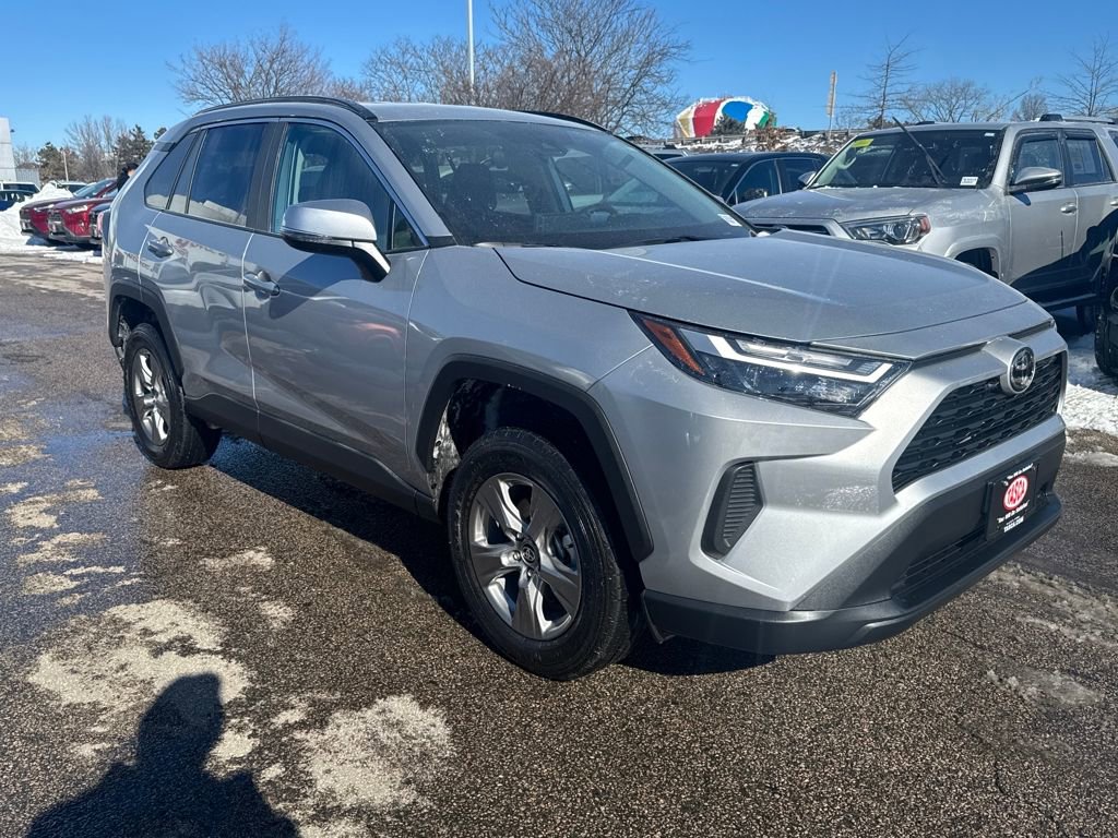 Used 2025 Toyota RAV4 XLE image 9