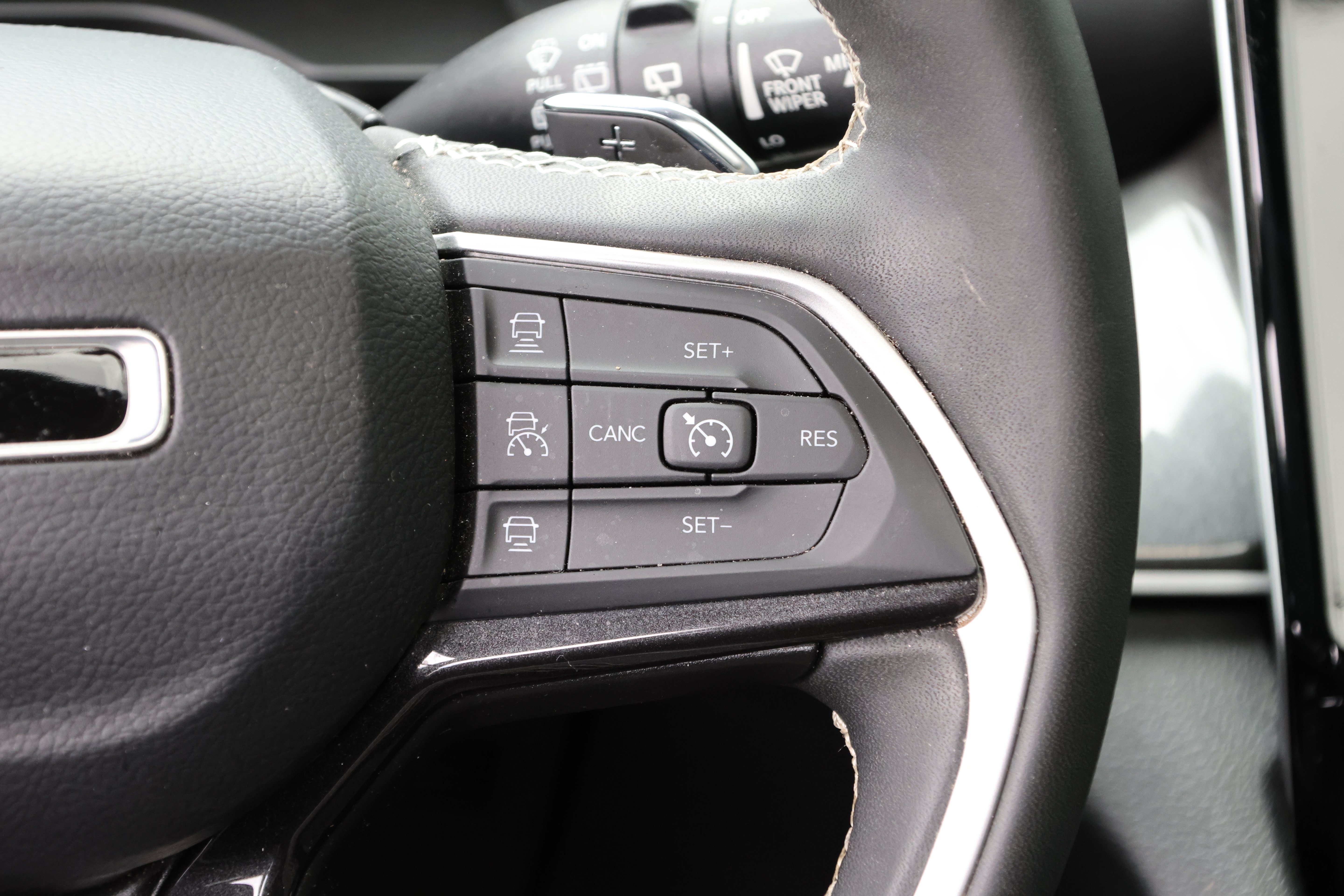 Used 2023 Jeep Grand Cherokee Altitude AWD/4WD image 21