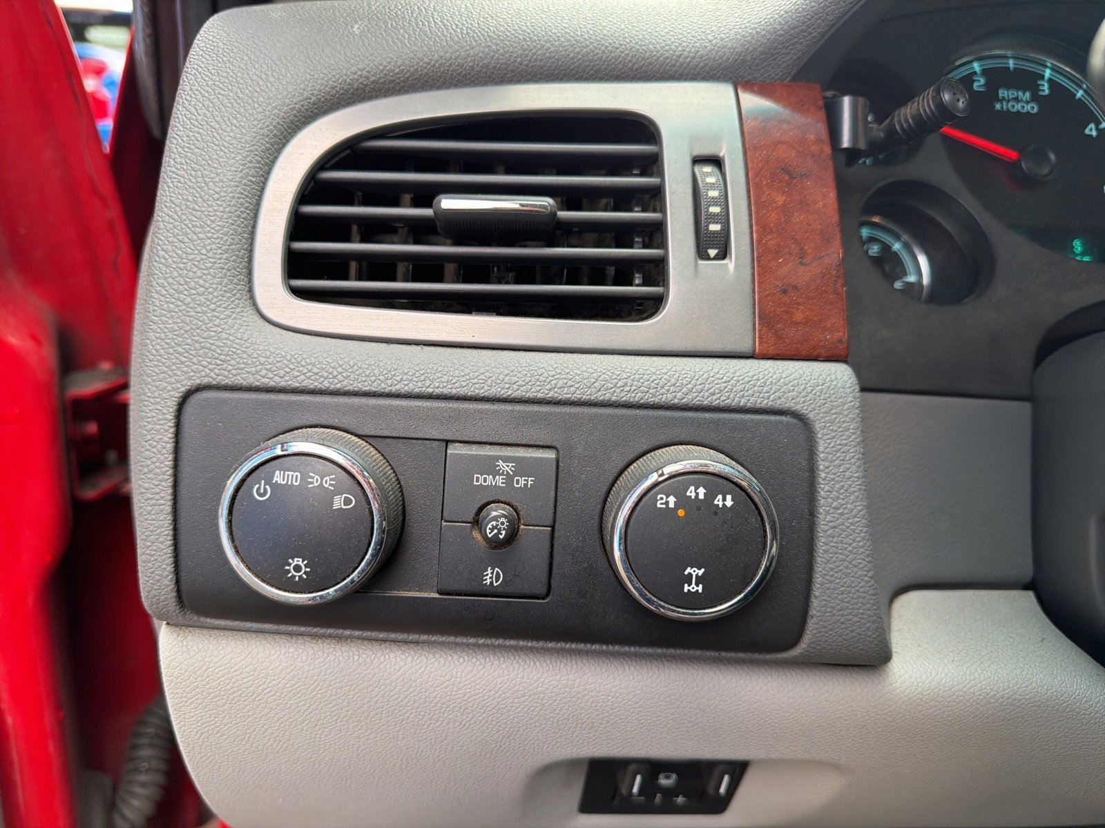 Used 2012 Chevrolet Silverado 2500 LTZ image 27