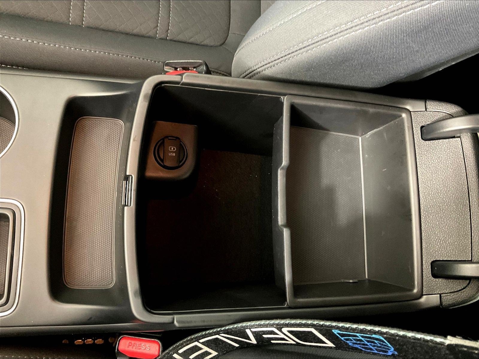Used 2017 Kia Sorento FWD image 16