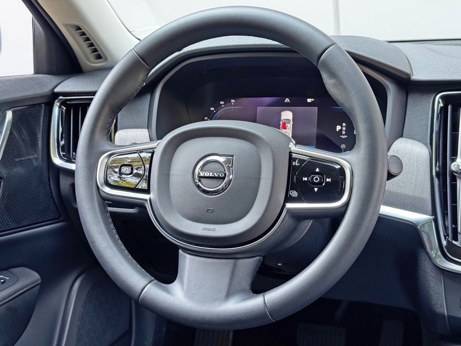 Used 2023 Volvo S90 B6 Plus w/ Protection Package Premier image 19