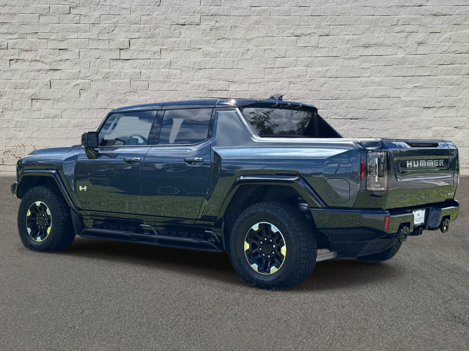 Used 2025 GMC Hummer EV 3X w/ Extreme Off-Road Package AWD/4WD image 3