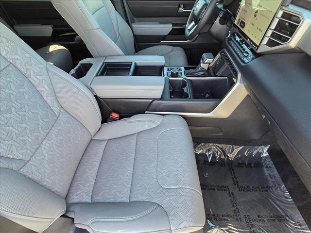 Used 2024 Toyota Tundra Limited AWD/4WD image 19