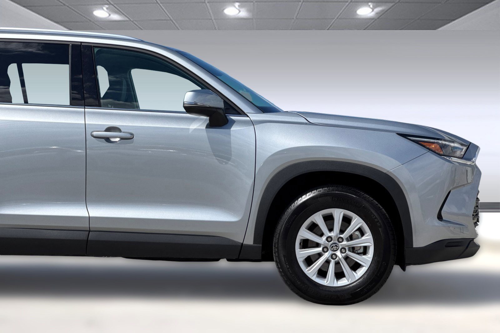 Used 2025 Toyota Grand Highlander FWD image 35