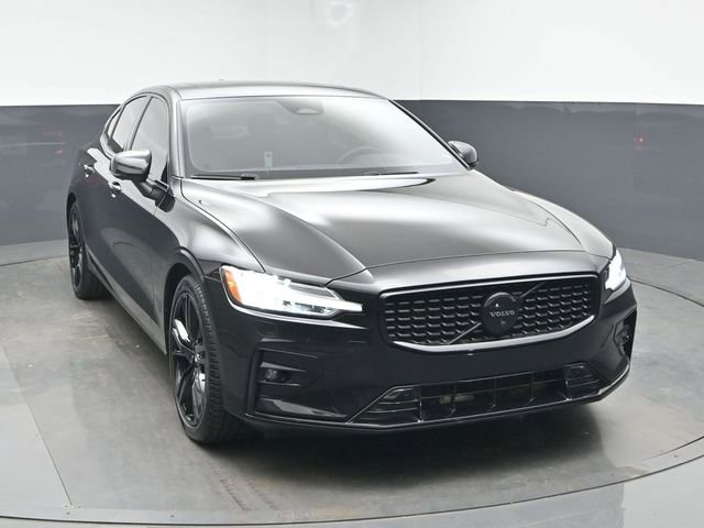 Used 2023 Volvo S60 B5 Plus w/ Climate Package image 2
