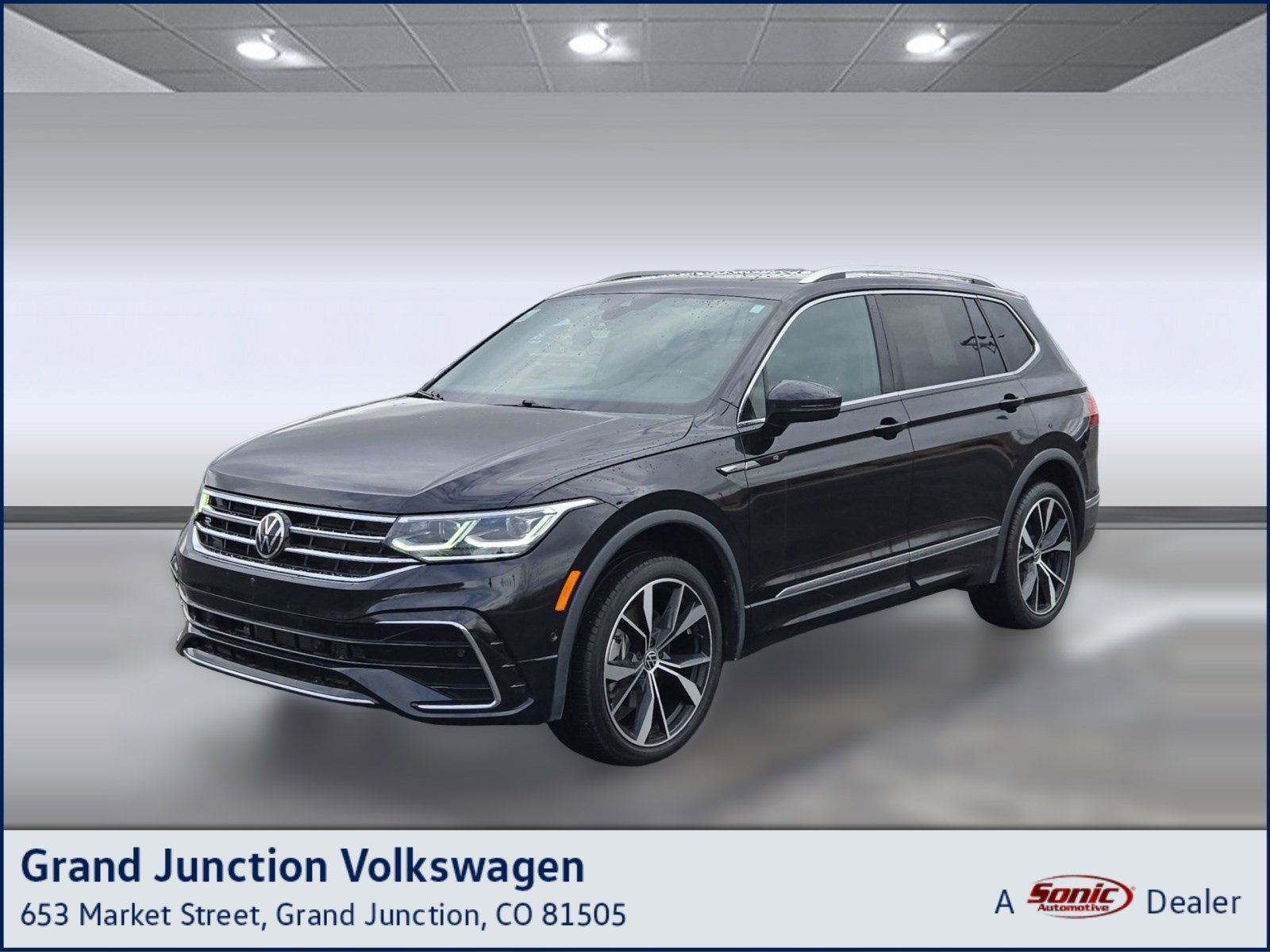 Used 2023 Volkswagen Tiguan SEL R-Line image 1