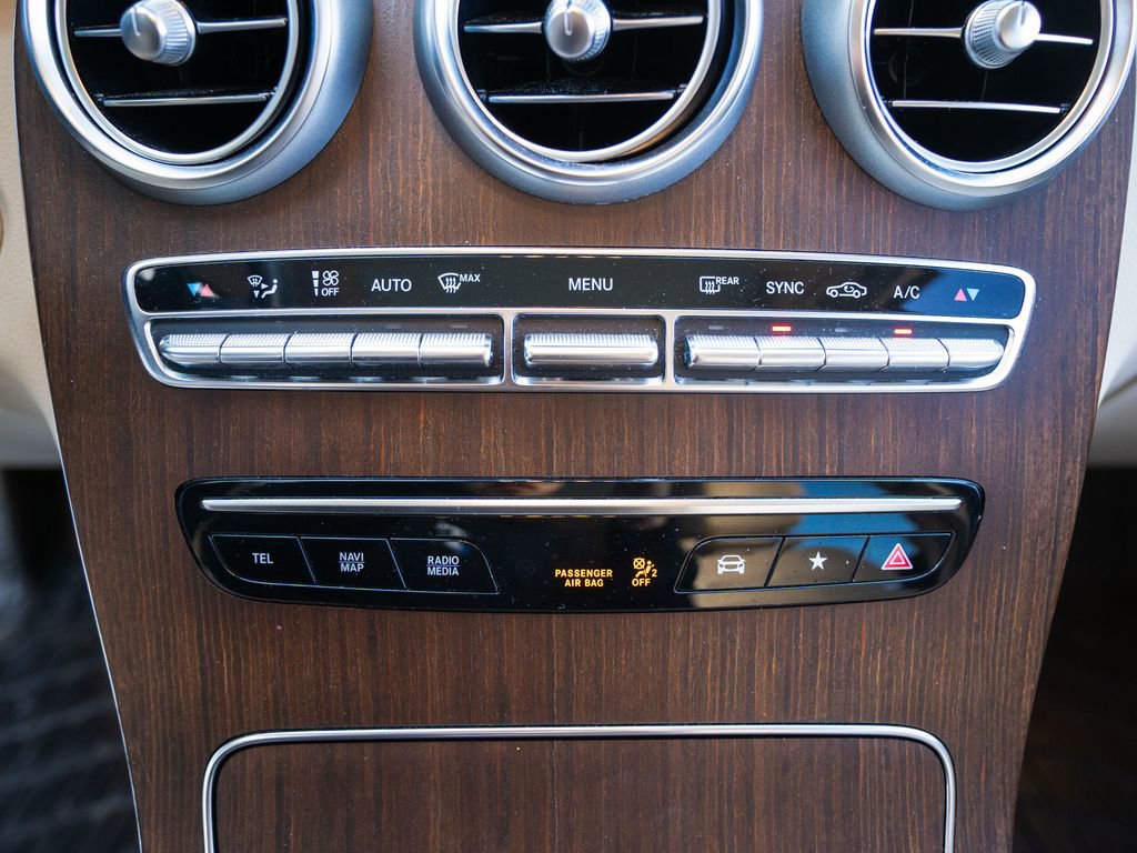 Used 2021 Mercedes-Benz GLC 300 4MATIC w/ Premium Package image 27