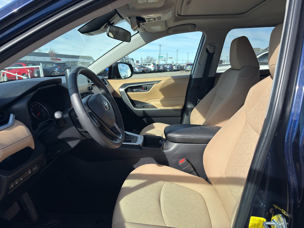 Used 2022 Toyota RAV4 XLE image 12