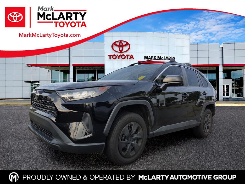Used 2020 Toyota RAV4 LE FWD image 1