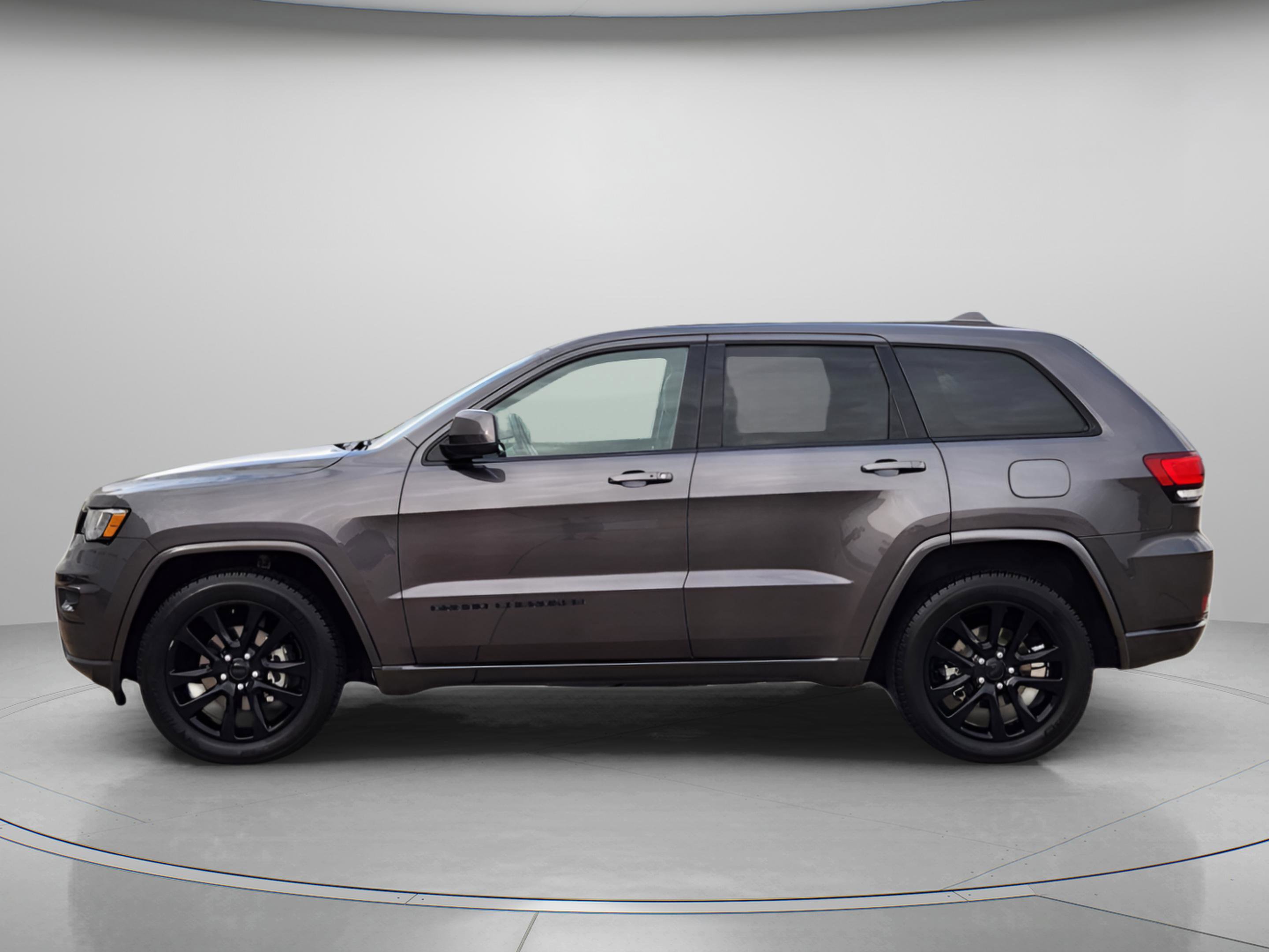 Used 2019 Jeep Grand Cherokee Altitude video 2