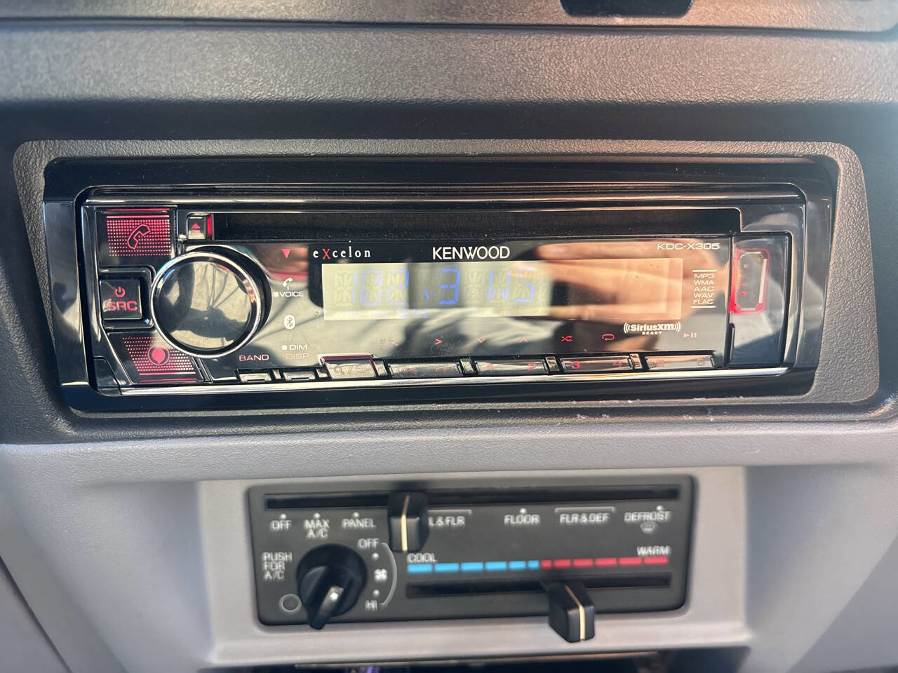 Used 1994 Ford Explorer XLT image 52