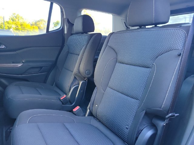 Used 2023 GMC Acadia SLE w/ Driver Convenience Package FWD image 10