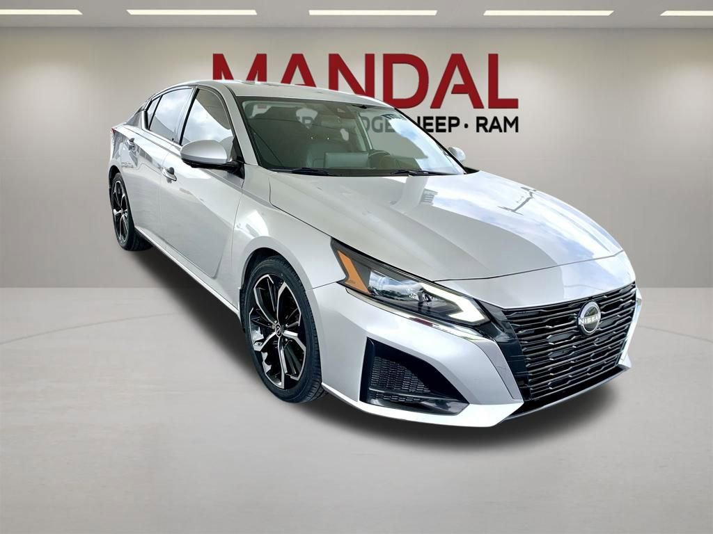 Used 2023 Nissan Altima 2.5 SL FWD image 5