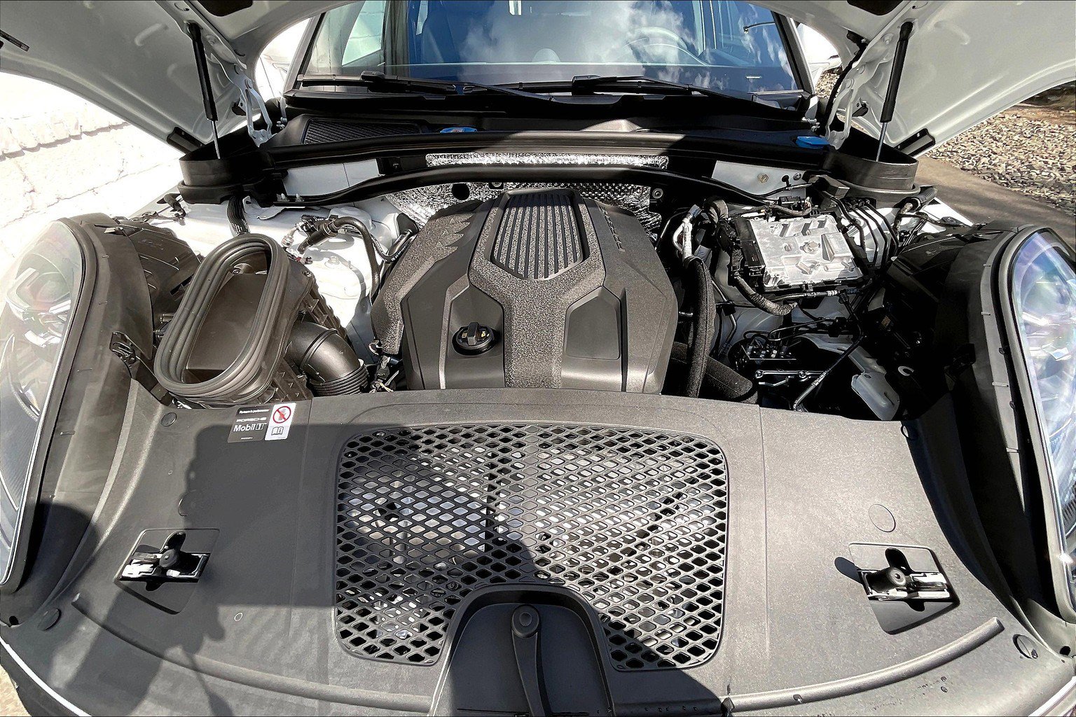 New 2026 Porsche Macan image 12