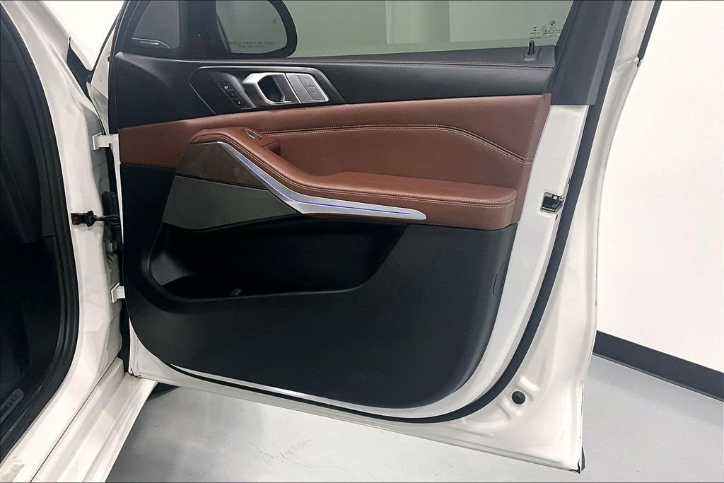 Used 2019 BMW X7 xDrive50i w/ Dynamic Handling Package image 22