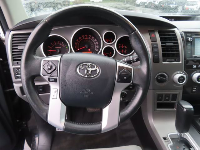 Used 2017 Toyota Sequoia SR5 AWD/4WD image 16