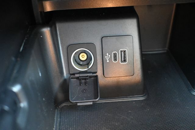 Used 2025 Ford Explorer ST AWD/4WD image 32