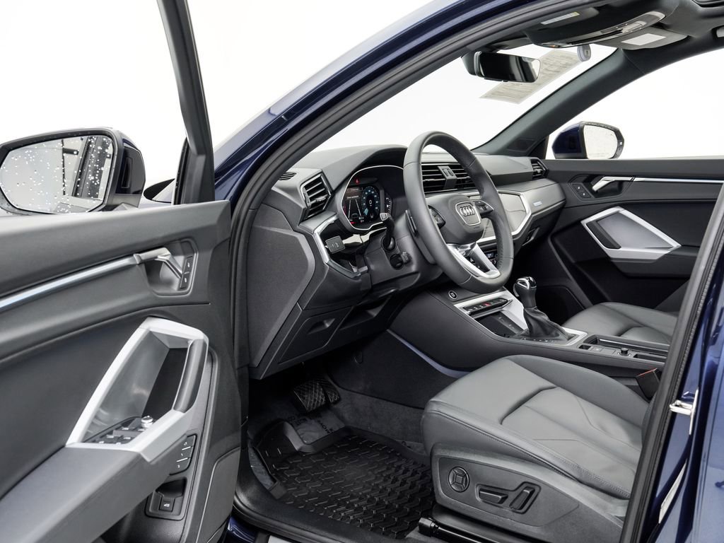 Certified 2025 Audi Q3 2.0T Premium Plus w/ Premium Plus Package image 7