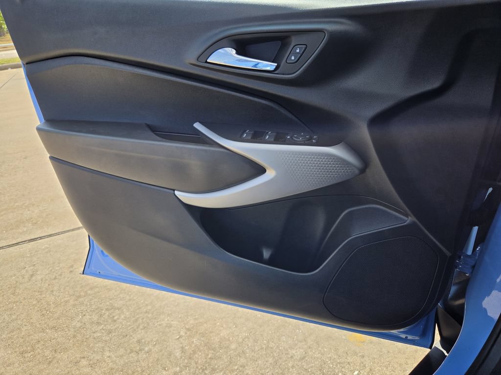 Used 2024 Chevrolet Trax RS w/ Driver Confidence Package FWD image 24