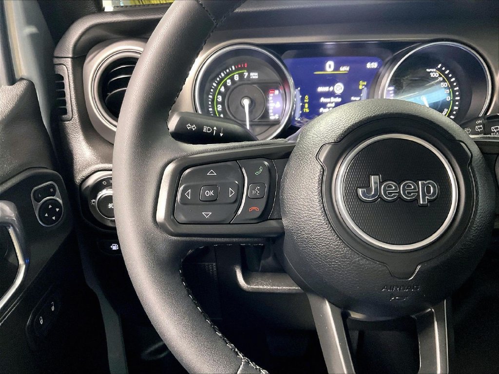 Used 2023 Jeep Wrangler Unlimited w/ Cold Weather Group AWD/4WD image 22