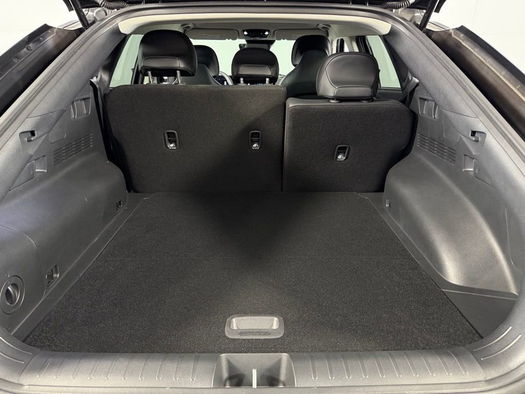 Used 2025 Kia EV6 Light w/ Light LR Technology Package image 29