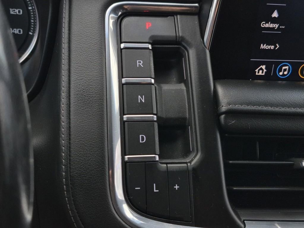 Used 2021 Chevrolet Suburban Z71 w/ Z71 Signature Package image 24