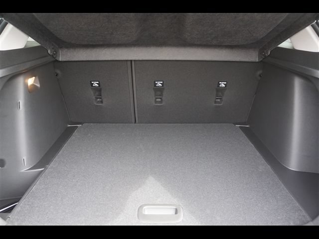 New 2026 Chevrolet Trax LT w/ LT Convenience Package FWD image 18