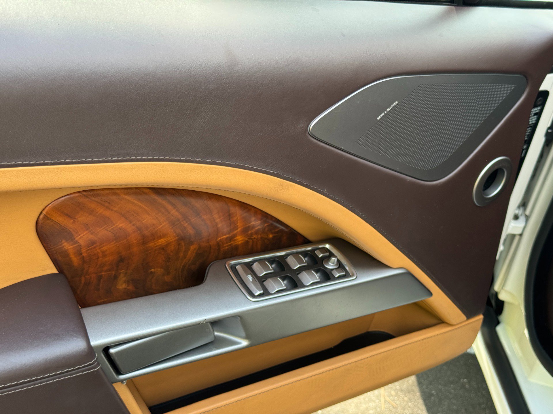 Used 2011 Aston Martin Rapide RWD image 22