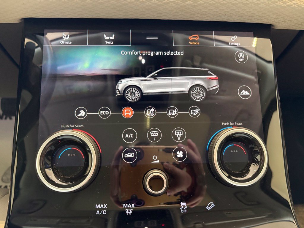 Used 2020 Land Rover Range Rover Velar S AWD/4WD image 37