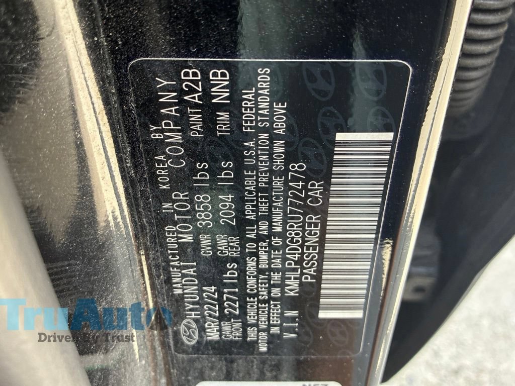 Used 2024 Hyundai Elantra Limited FWD image 22