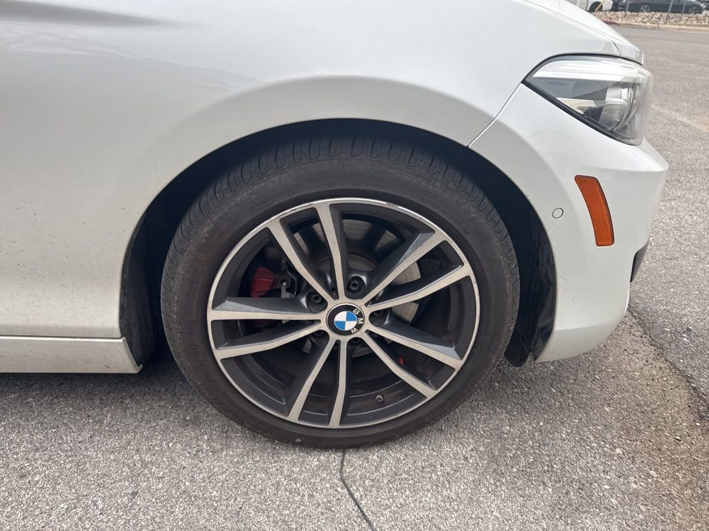 Used 2018 BMW 230i Convertible RWD image 3